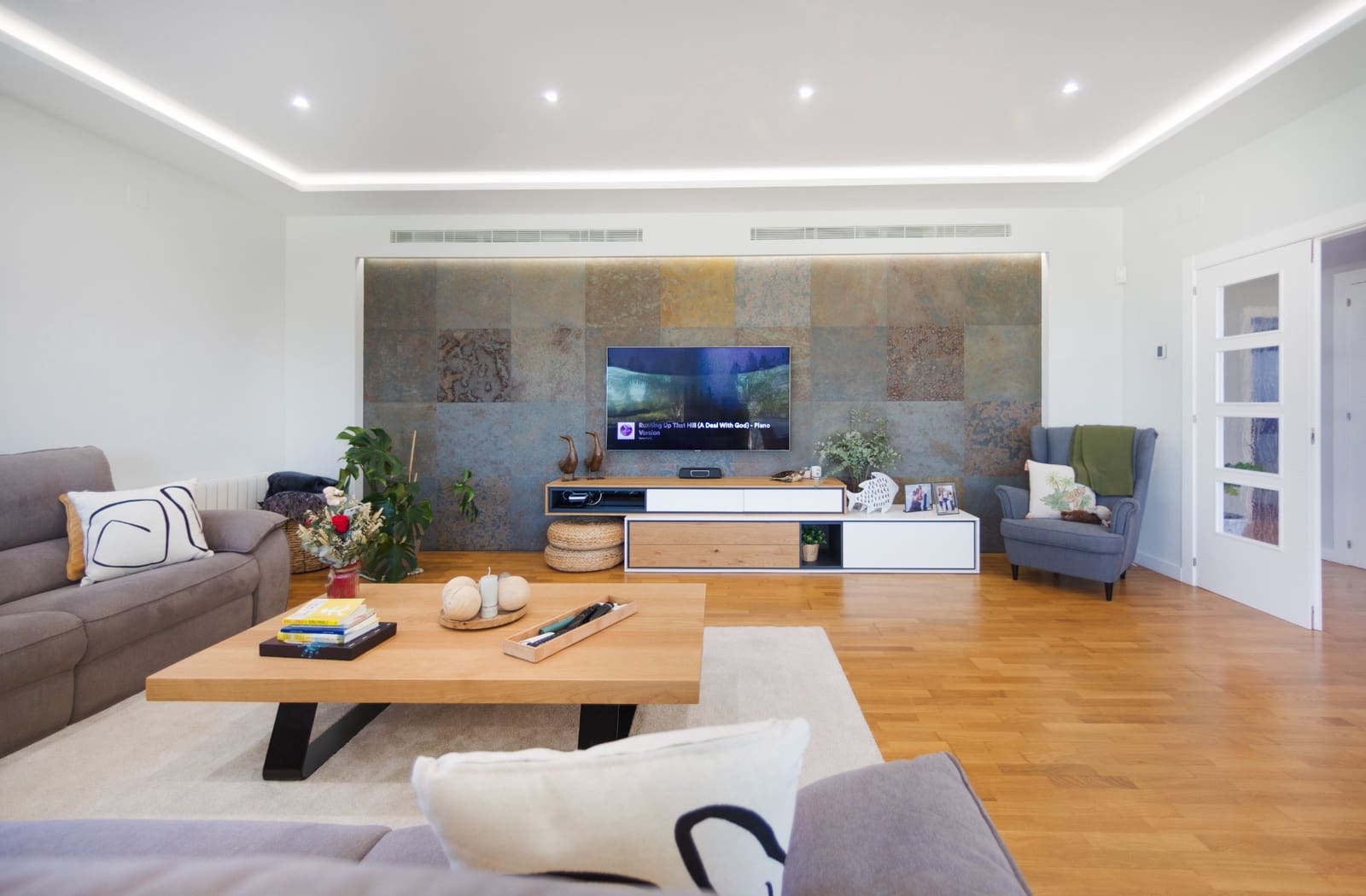 4 bedroom Villa for sale in San Vicente / Sant Vicent del Raspeig with pool garage - € 939,000 (Ref: 9614256)