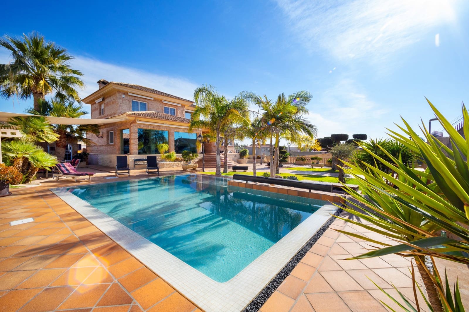 4 bedroom Villa for sale in San Vicente / Sant Vicent del Raspeig with pool garage - € 939,000 (Ref: 9614256)