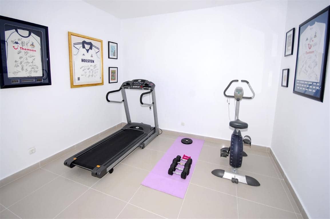 6 Zimmer Villa zu vermieten in Benahavis mit Pool Garage - 5.000 € (Ref: 9614774)