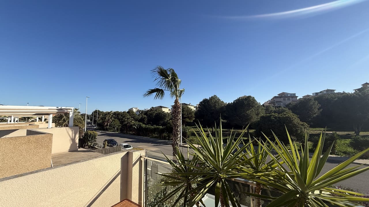 3 bedroom Villa for sale in La Zenia - € 499,999 (Ref: 9615333)