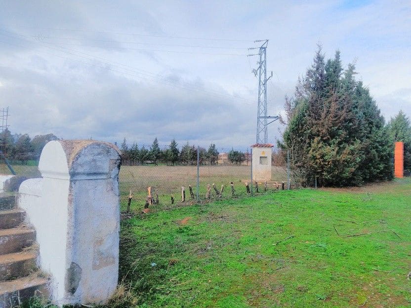 Villa til salgs i Badajoz by - € 300 000 (Ref: 9616010)