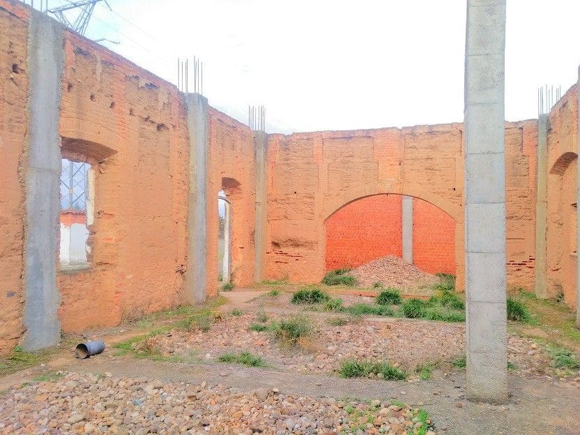 Villa til salgs i Badajoz by - € 300 000 (Ref: 9616010)