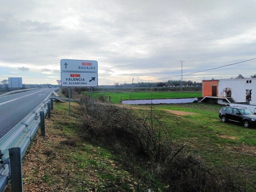 Villa til salgs i Badajoz by - € 300 000 (Ref: 9616010)