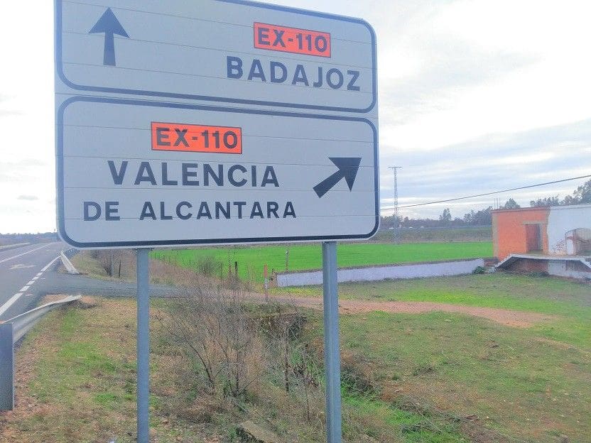 Villa til salgs i Badajoz by - € 300 000 (Ref: 9616010)