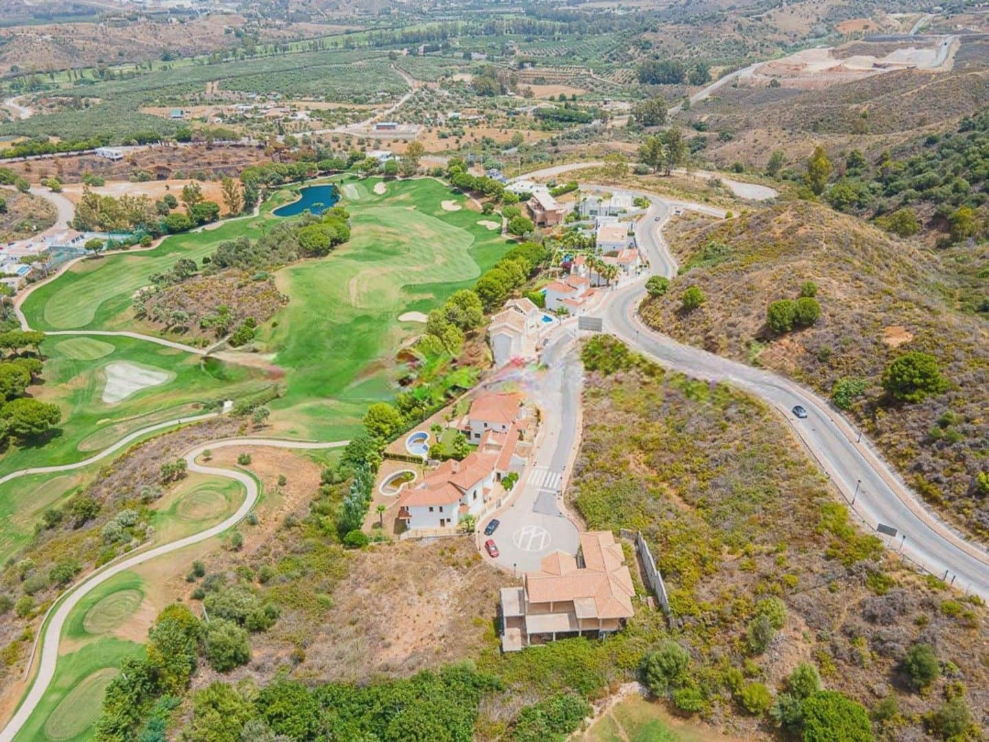 Villa for sale in Coin - € 198,000 (Ref: 9616017)