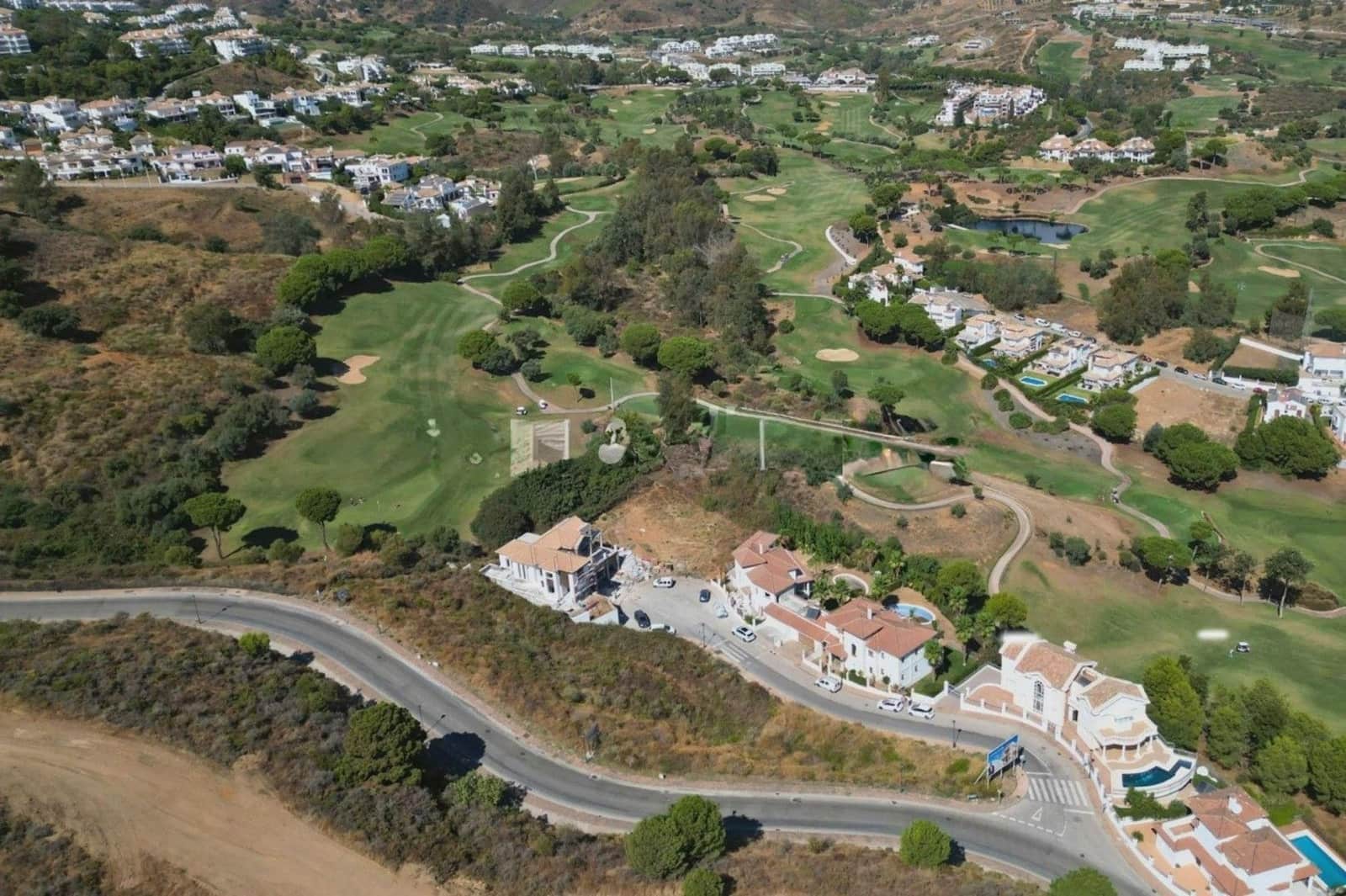 Villa for sale in Mijas - € 299,000 (Ref: 9616018)