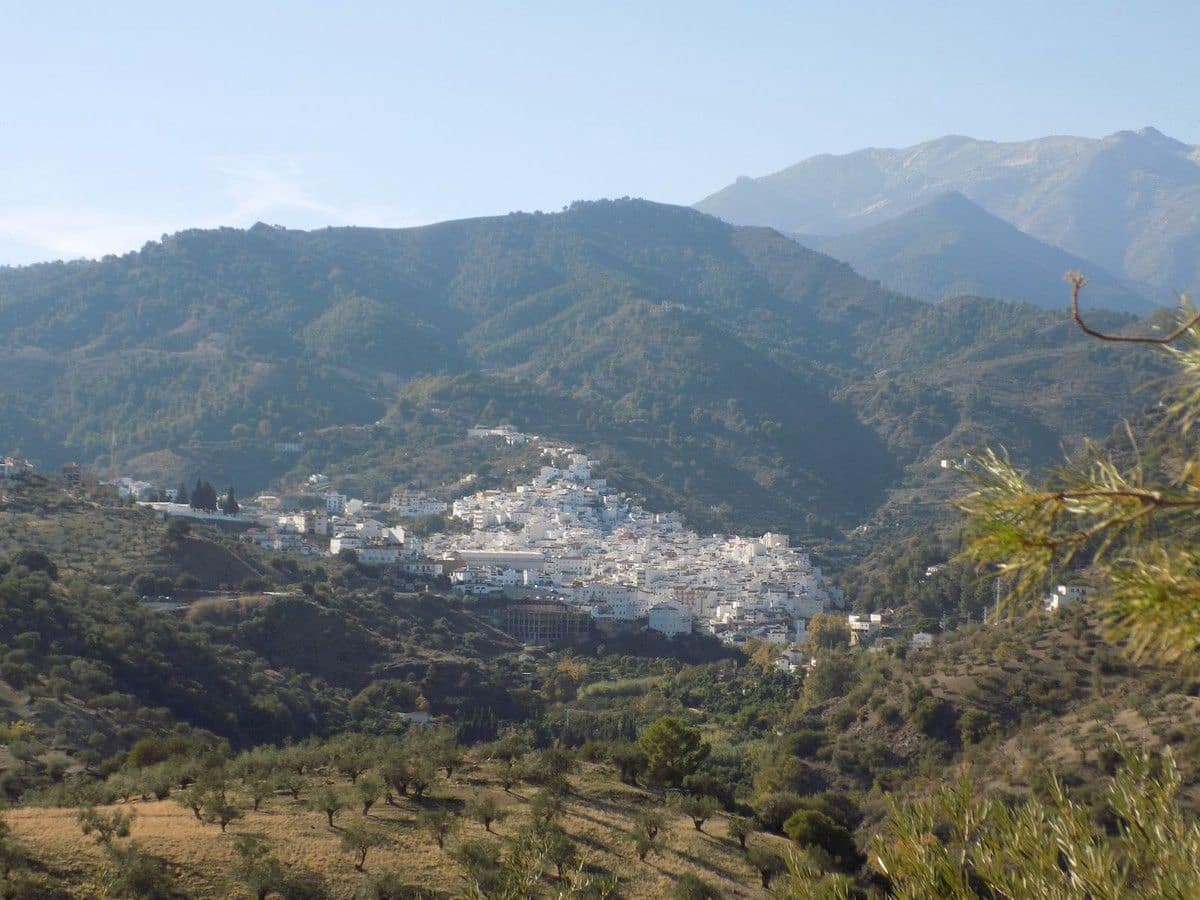 8 bedroom Finca/Country House for sale in Tolox - € 550,000 (Ref: 9616019)