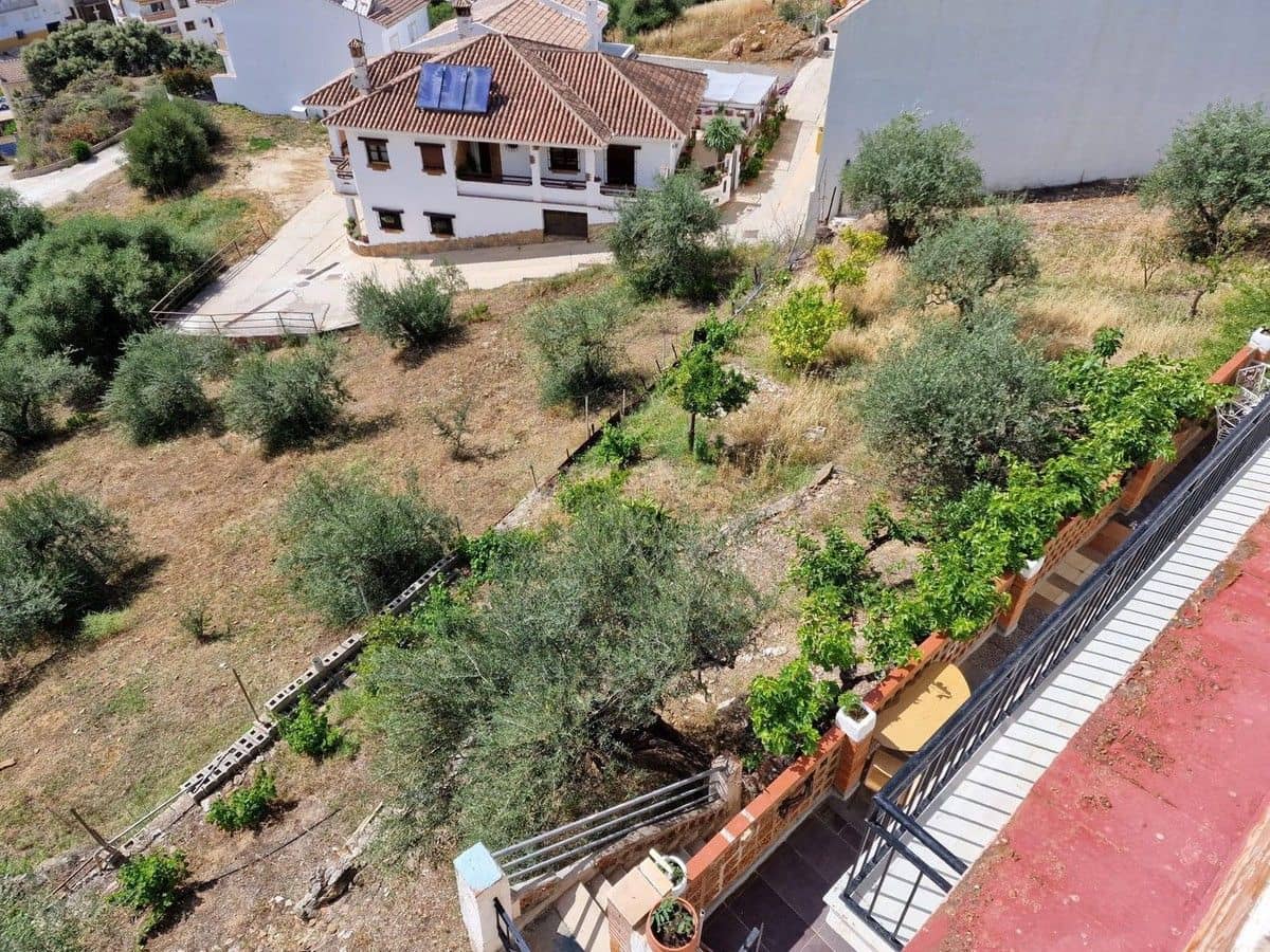 8 bedroom Finca/Country House for sale in Tolox - € 550,000 (Ref: 9616019)