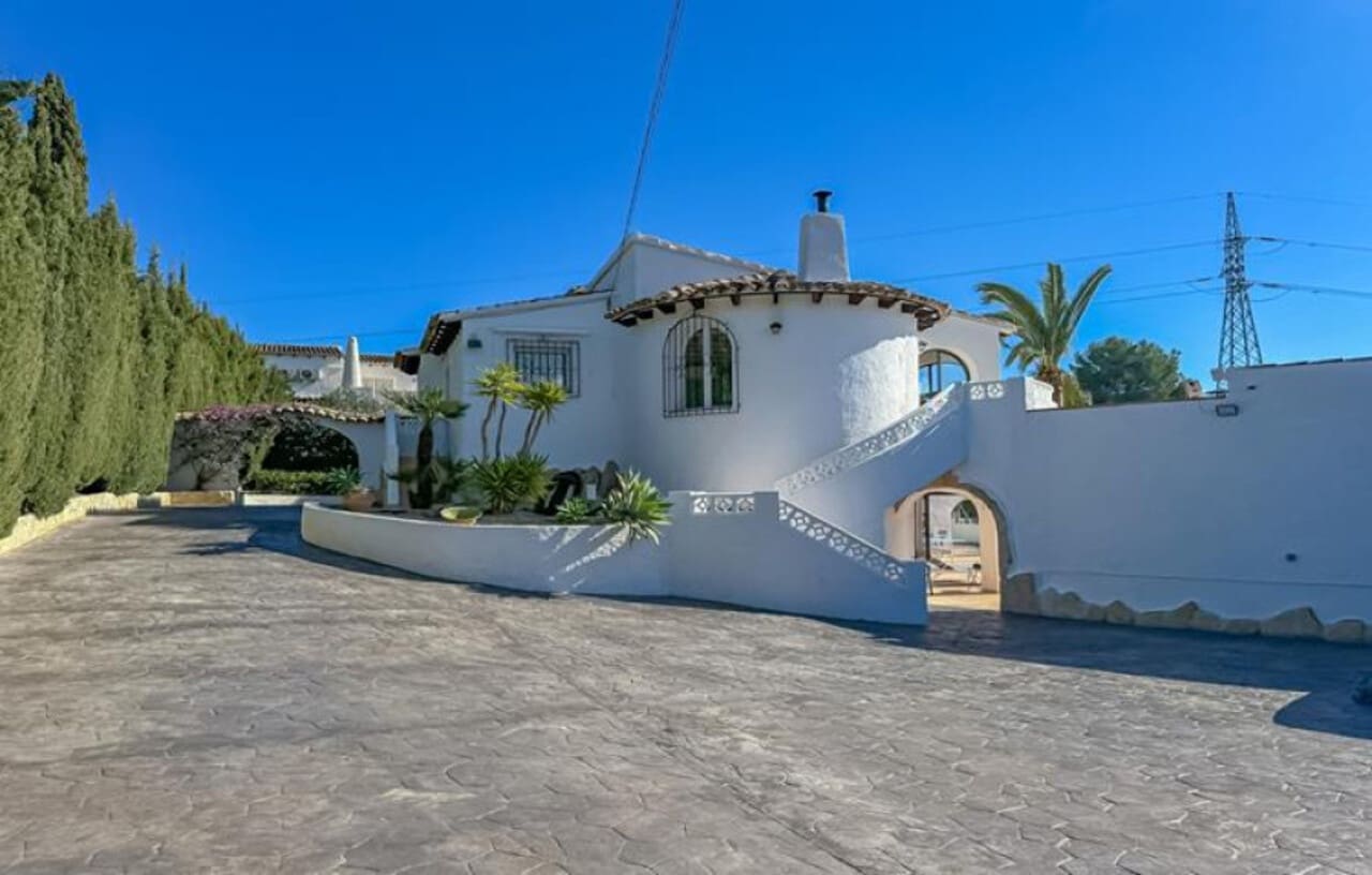6 makuuhuone Huvila myytävänä paikassa Calpe / Calp mukana uima-altaan - 749 000 € (Ref: 9618141)