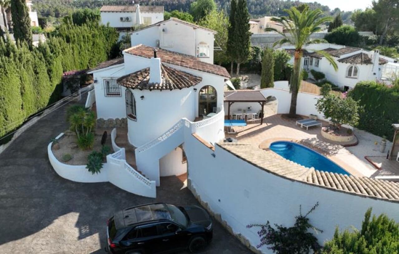 6 makuuhuone Huvila myytävänä paikassa Calpe / Calp mukana uima-altaan - 749 000 € (Ref: 9618141)
