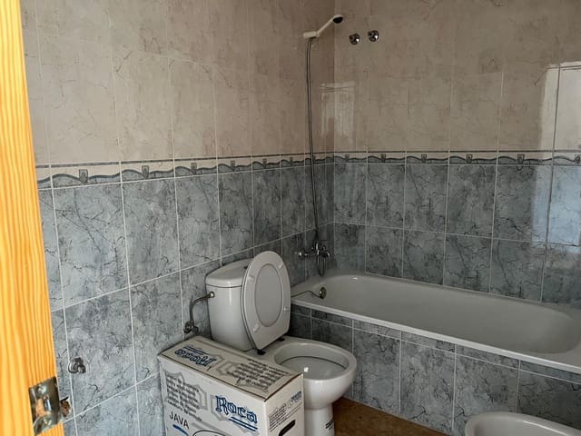 3 bedroom Apartment for sale in Almoradí with garage - € 138,000 (Ref: 9619780)