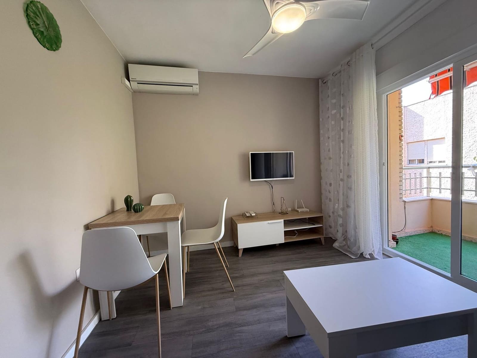 Apartamento de 2 habitaciones en San Pedro del Pinatar en venta - 163.900 € (Ref: 9619781)