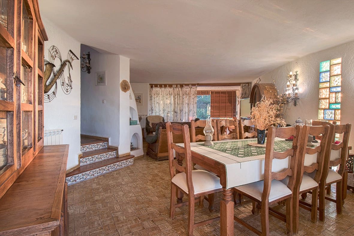 6 bedroom Villa for sale in Javea / Xabia - € 950,000 (Ref: 9619788)