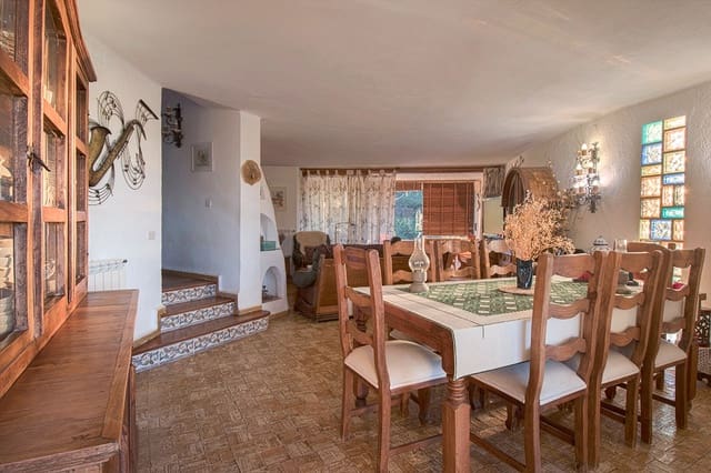 6 bedroom Villa for sale in Javea / Xàbia - € 950,000 (Ref: 9619788)