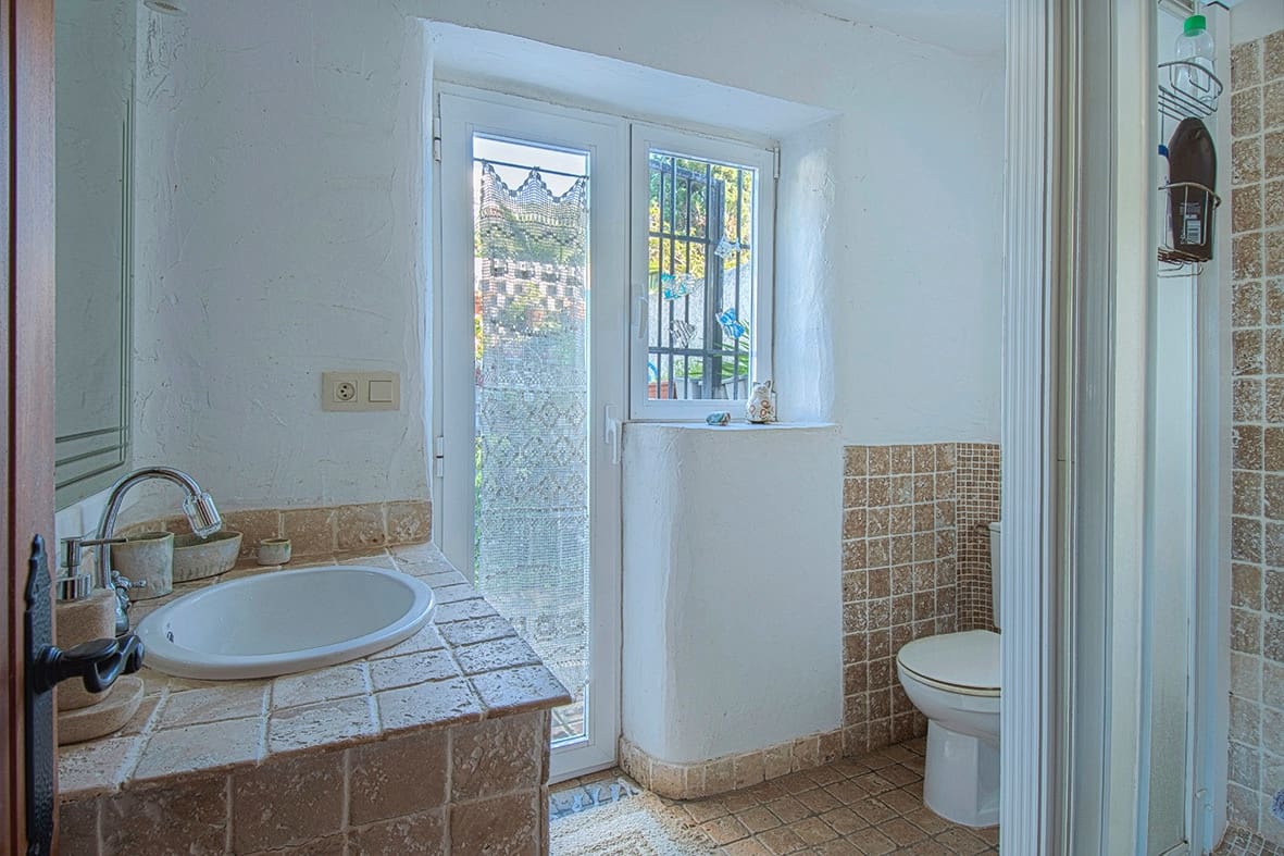 6 bedroom Villa for sale in Javea / Xabia - € 950,000 (Ref: 9619788)