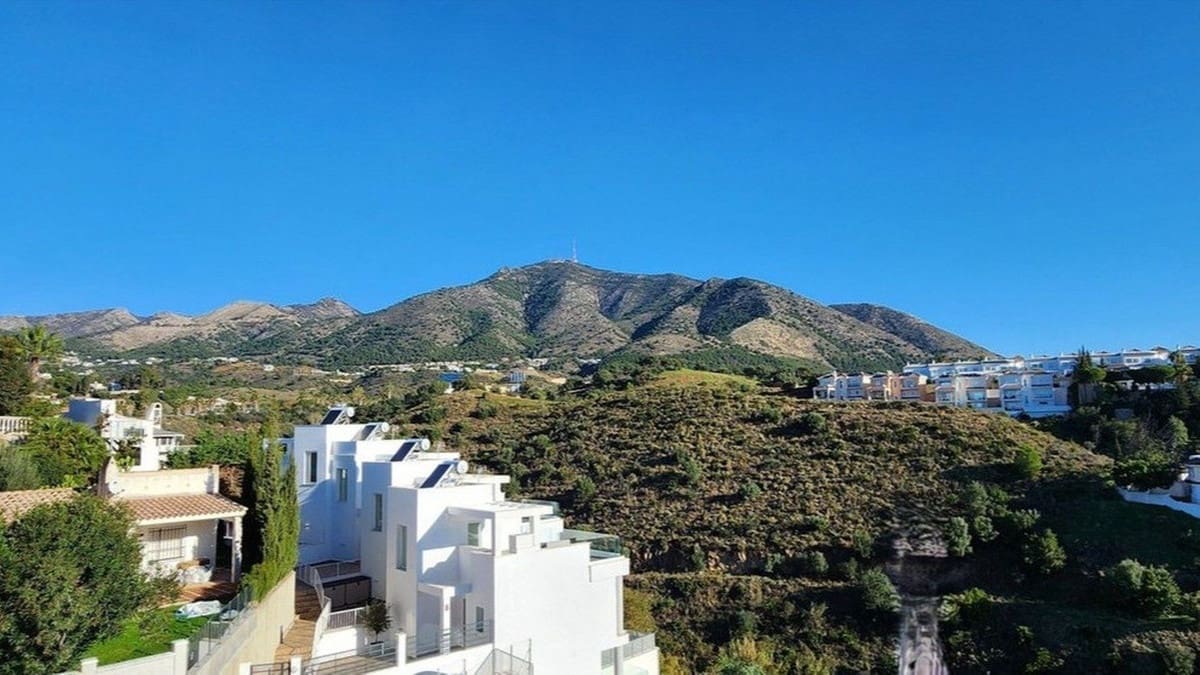 2 makuuhuone Huoneisto myytävänä paikassa Fuengirola mukana uima-altaan - 356 000 € (Ref: 9619845)