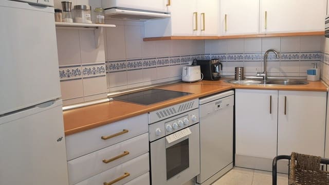 2 makuuhuone Huoneisto myytävänä paikassa Torreblanca, Fuengirola mukana uima-altaan - 356 000 € (Ref: 9619845)