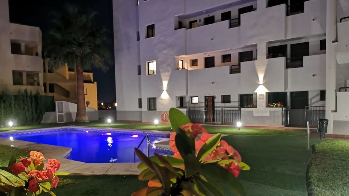 2 makuuhuone Huoneisto myytävänä paikassa Fuengirola mukana uima-altaan - 356 000 € (Ref: 9619845)