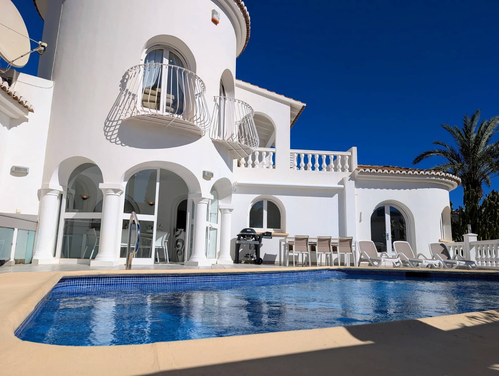 3 bedroom Villa for sale in Moraira with pool garage - € 1,100,000 (Ref: 9620657)