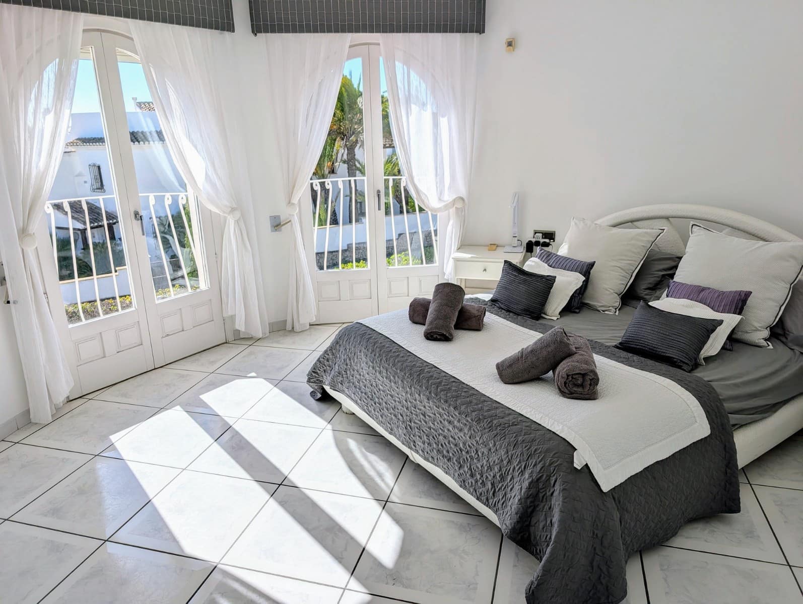 3 bedroom Villa for sale in Moraira with pool garage - € 1,100,000 (Ref: 9620657)