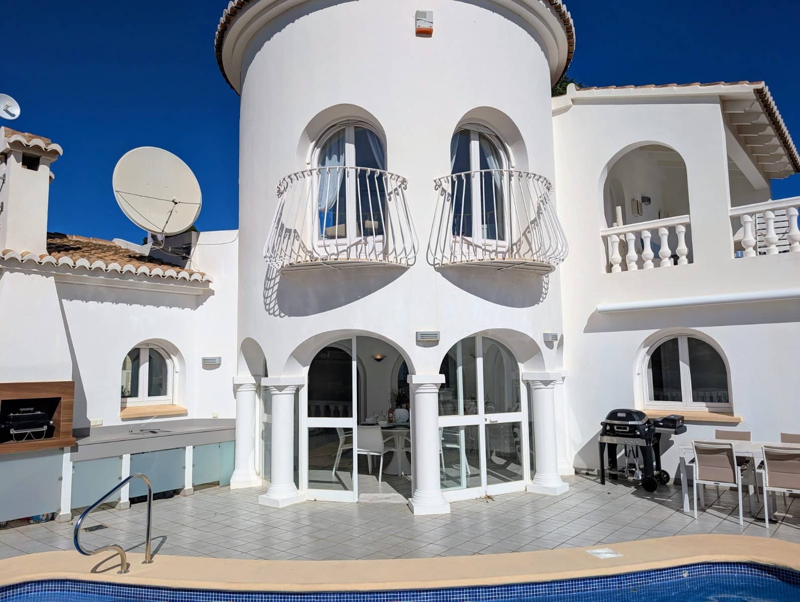 3 bedroom Villa for sale in Moraira with pool garage - € 1,100,000 (Ref: 9620657)