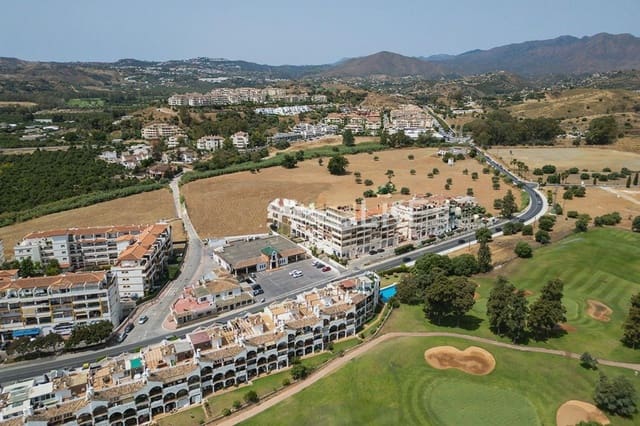 Kaupallinen myytävänä paikassa Mijas mukana 
autotalli - 3 200 000 € (Ref: 9622018)