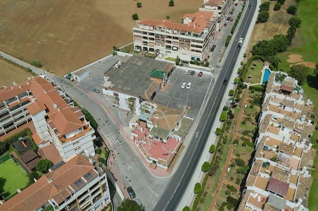 Kaupallinen myytävänä paikassa Mijas mukana 
autotalli - 3 200 000 € (Ref: 9622018)