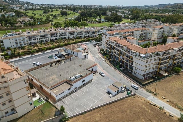 Kaupallinen myytävänä paikassa Mijas mukana 
autotalli - 3 200 000 € (Ref: 9622018)