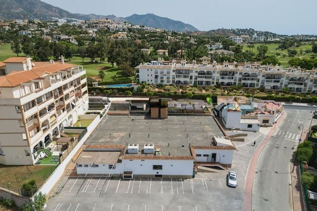 Kaupallinen myytävänä paikassa Mijas mukana 
autotalli - 3 200 000 € (Ref: 9622018)