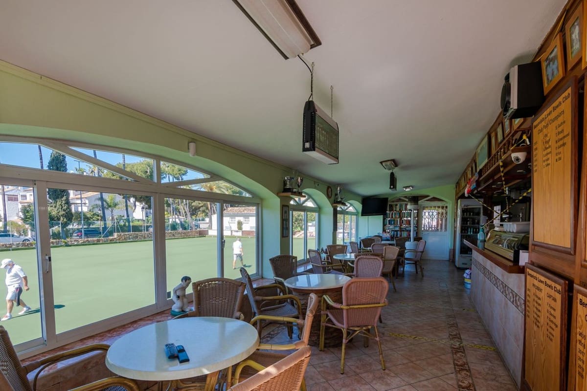 Erhverv til salg i Malaga by - € 225.000 (Ref: 9622021)