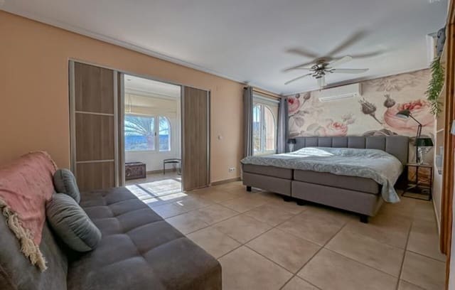 6 quarto Moradia para venda em Calpe / Calp com piscina - 749 000 € (Ref: 9622187)