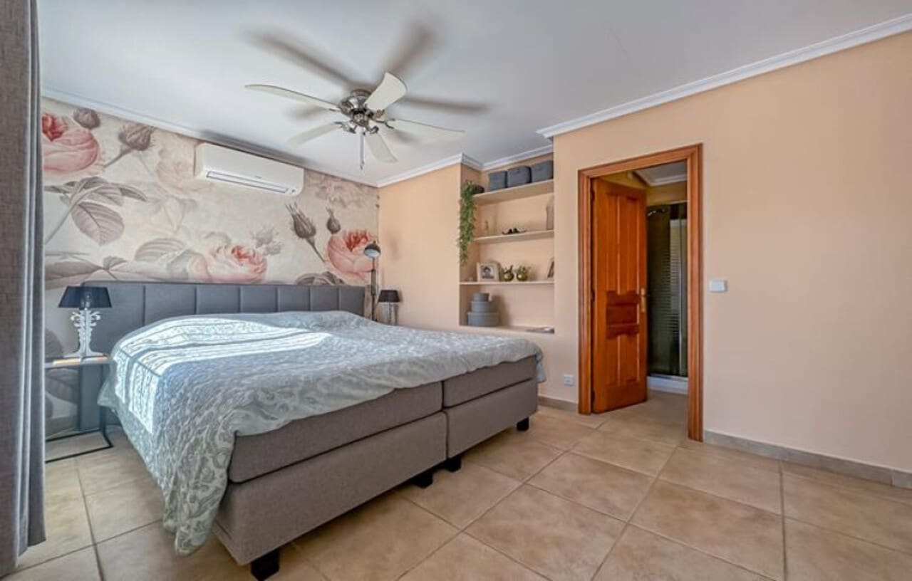 6 quarto Moradia para venda em Calpe / Calp com piscina - 749 000 € (Ref: 9622187)