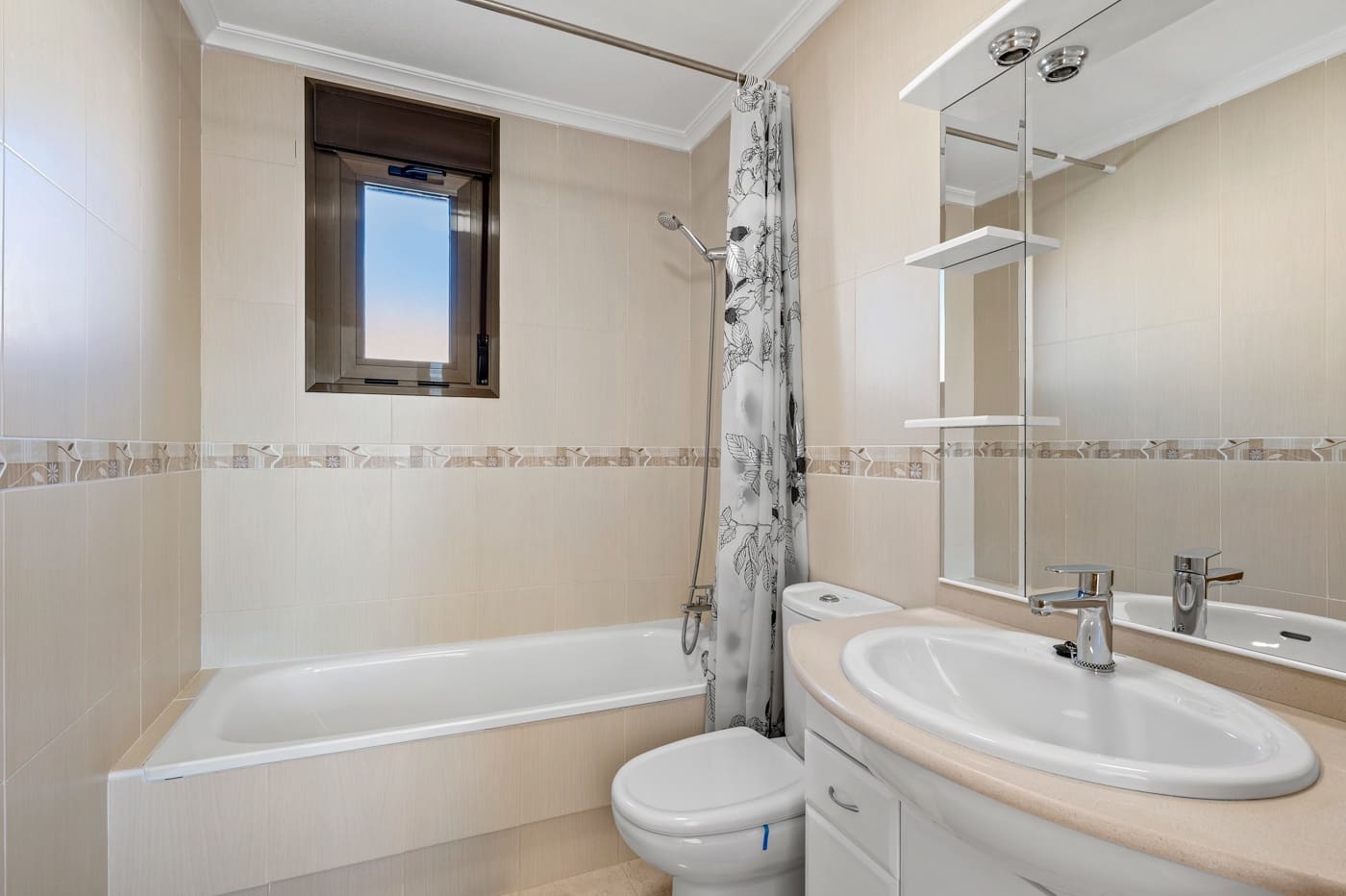 3 sypialnia Willa na sprzedaż w San Miguel de Salinas z basenem garażem - 219 000 € (Ref: 9623251)