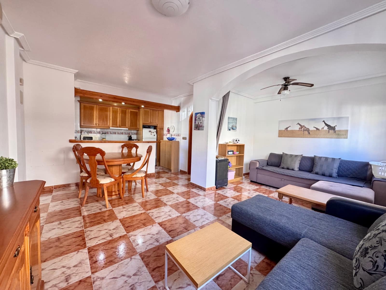 2 bedroom Townhouse for sale in Villamartin - € 185,000 (Ref: 9625355)