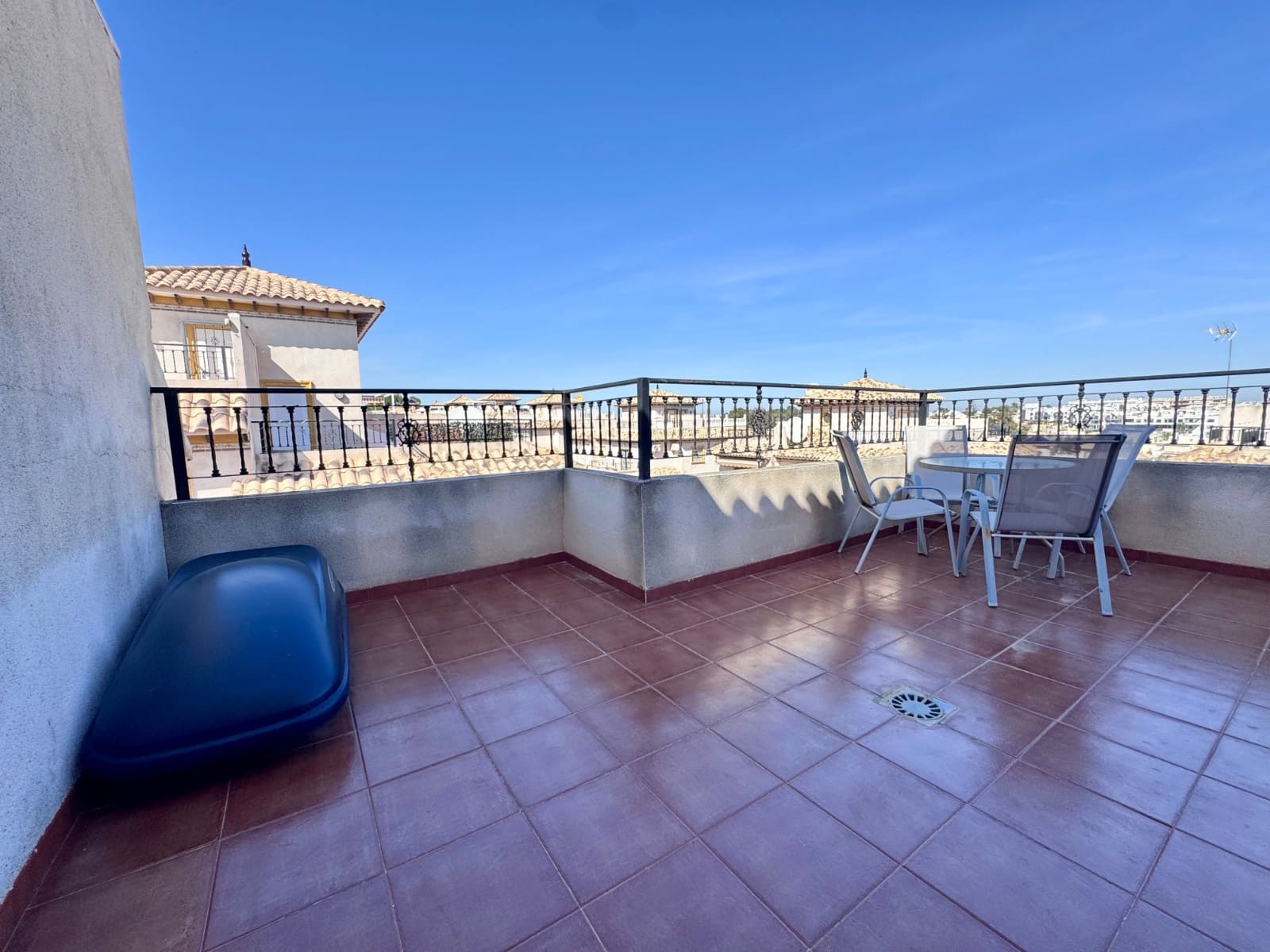 2 bedroom Townhouse for sale in Villamartin - € 185,000 (Ref: 9625355)