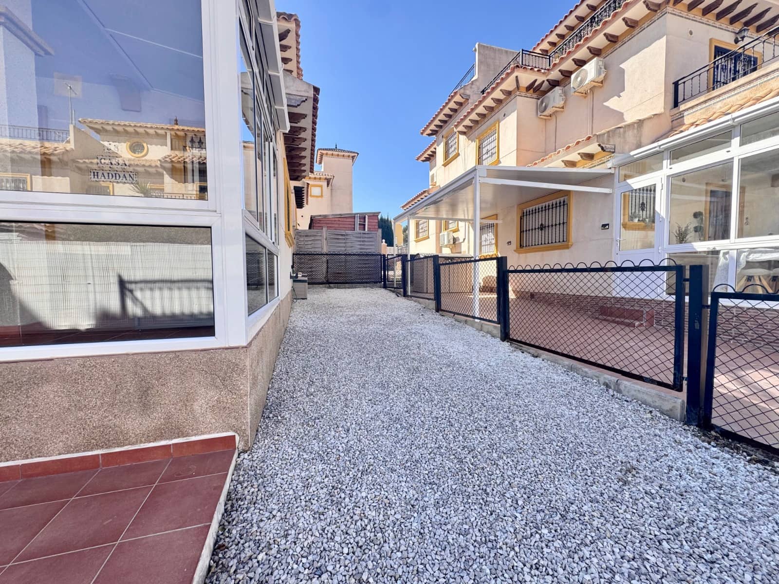 2 bedroom Townhouse for sale in Villamartin - € 185,000 (Ref: 9625355)