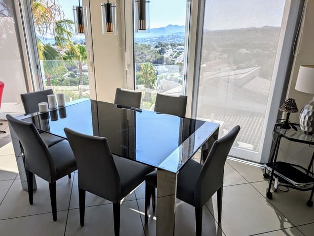 3 soverom Villa til salgs i Moraira, Teulada-Moraira med svømmebasseng garasje - € 1 550 000 (Ref: 9625446)