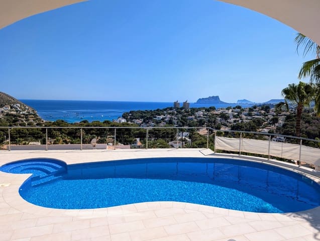 3 soverom Villa til salgs i Moraira, Teulada-Moraira med svømmebasseng garasje - € 1 550 000 (Ref: 9625446)