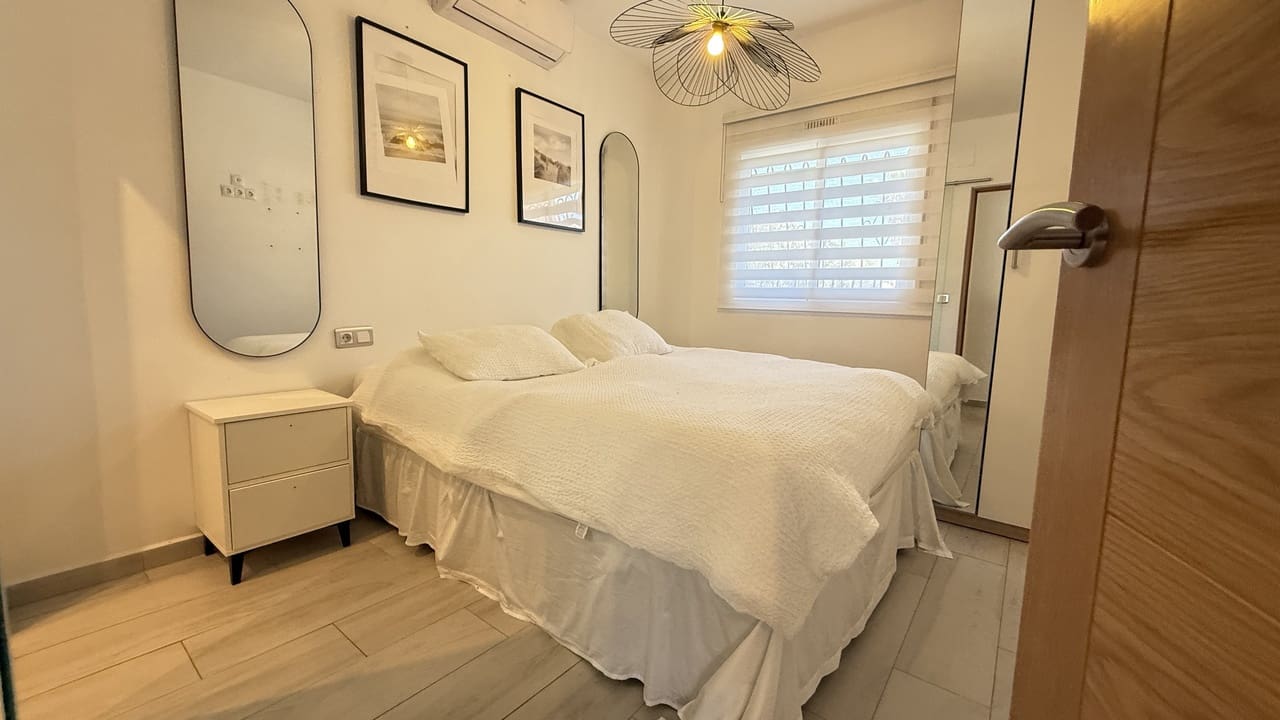 2 soveværelse Villa til salg i Villamartin med garage - € 255.000 (Ref: 9625852)