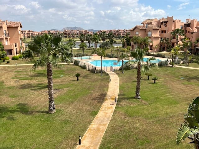 1 soveværelse Lejlighed til salg i Mar Menor Golf Resort med swimmingpool garage - € 140.000 (Ref: 9625855)