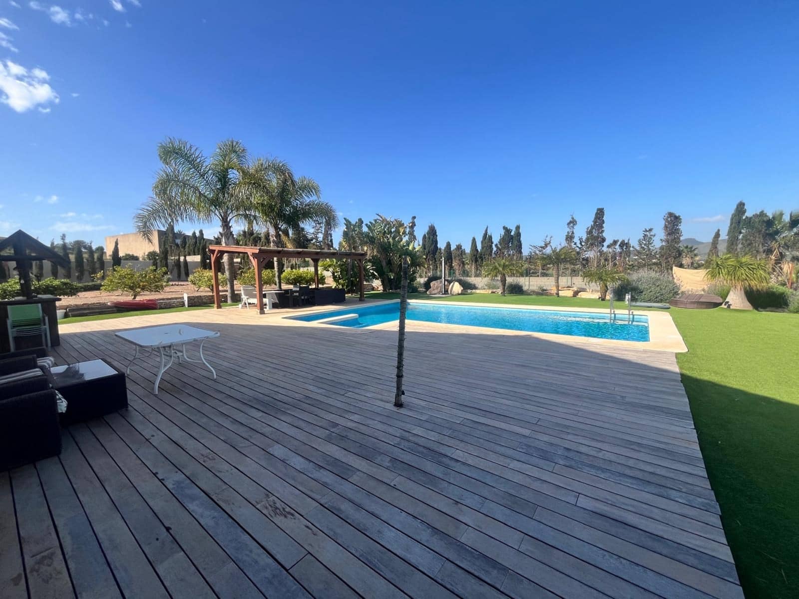 Chalet de 4 habitaciones en Los Belones en venta con piscina garaje - 1.650.000 € (Ref: 9627744)