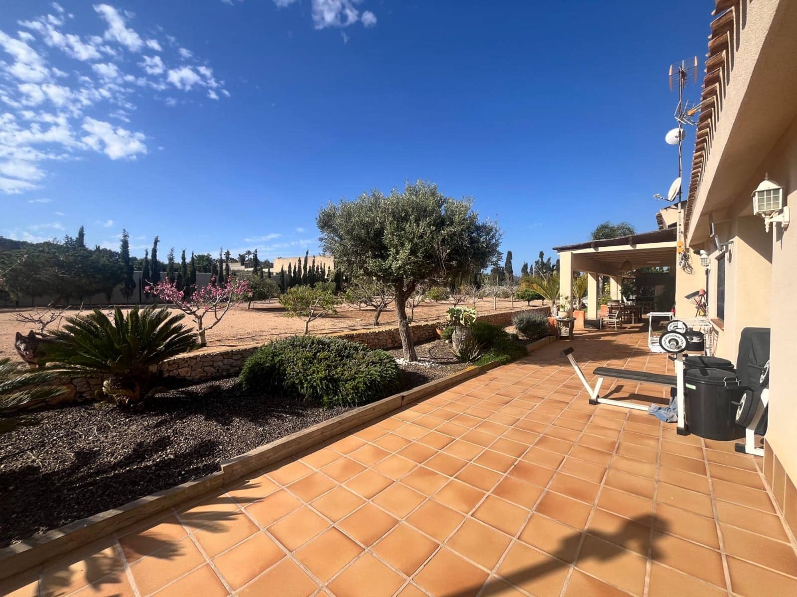 Chalet de 4 habitaciones en Los Belones en venta con piscina garaje - 1.650.000 € (Ref: 9627744)