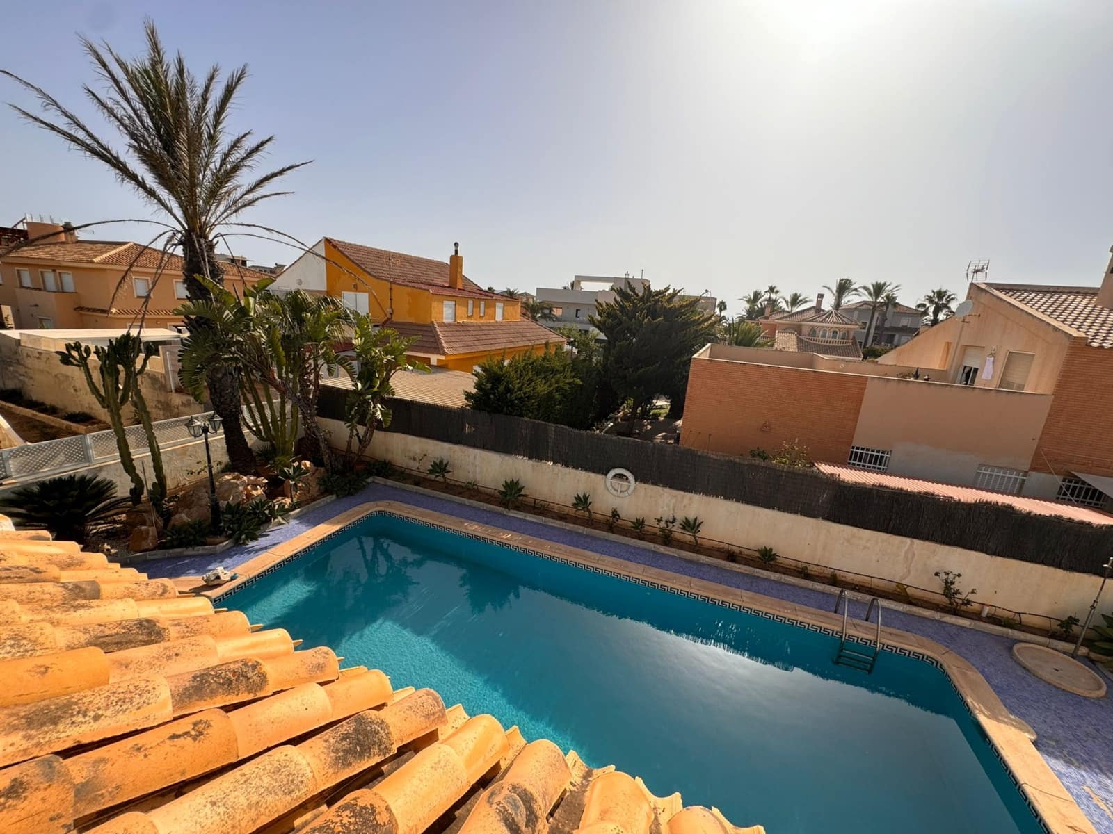 Chalet de 5 habitaciones en La Manga del Mar Menor en venta con piscina garaje - 870.000 € (Ref: 9627746)