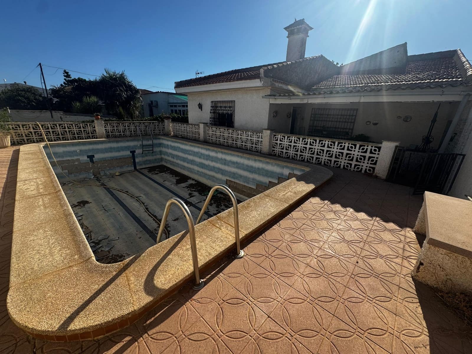 Chalet de 5 habitaciones en Cartagena en venta con piscina - 295.000 € (Ref: 9627748)