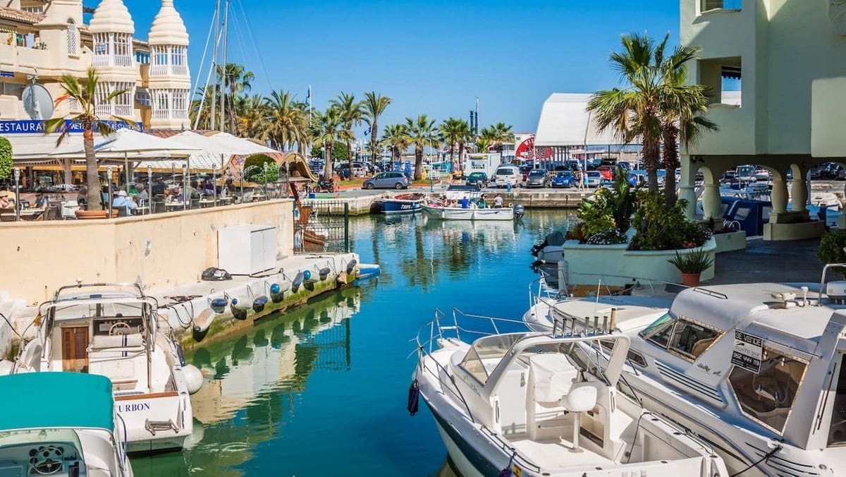 3 soveværelse Lejlighed til salg i Benalmadena med swimmingpool - € 424.700 (Ref: 9628028)