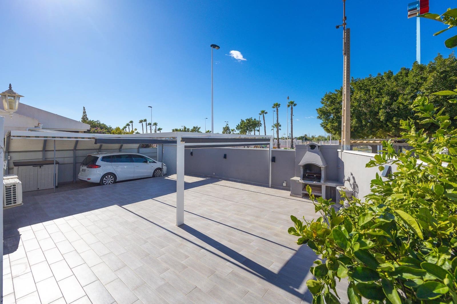 Casa de 3 habitaciones en Torrevieja en venta con piscina - 280.000 € (Ref: 9628204)