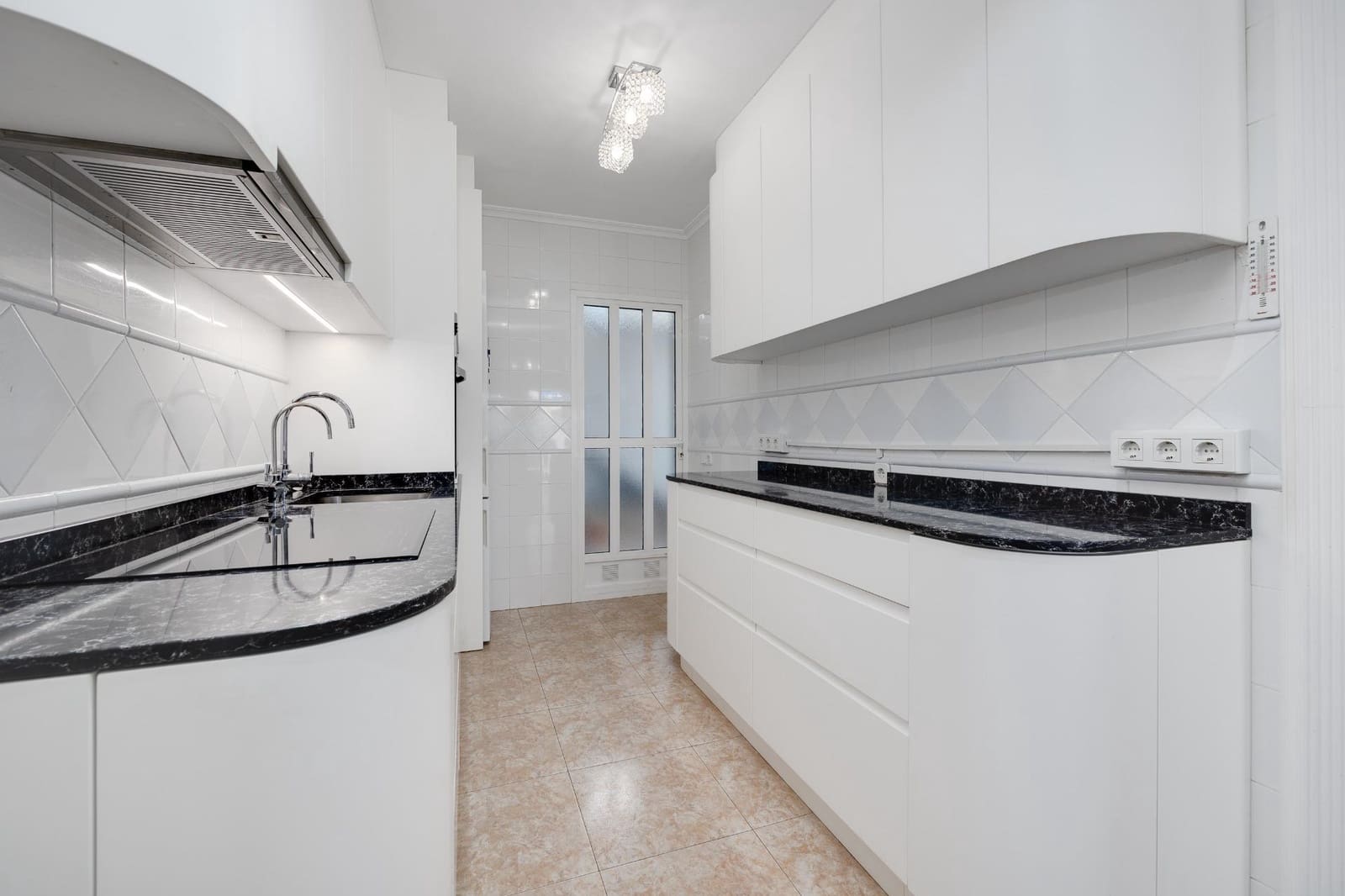 Casa de 3 habitaciones en Torrevieja en venta con piscina - 280.000 € (Ref: 9628204)