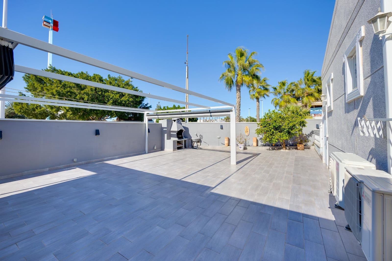 Casa de 3 habitaciones en Torrevieja en venta con piscina - 280.000 € (Ref: 9628204)