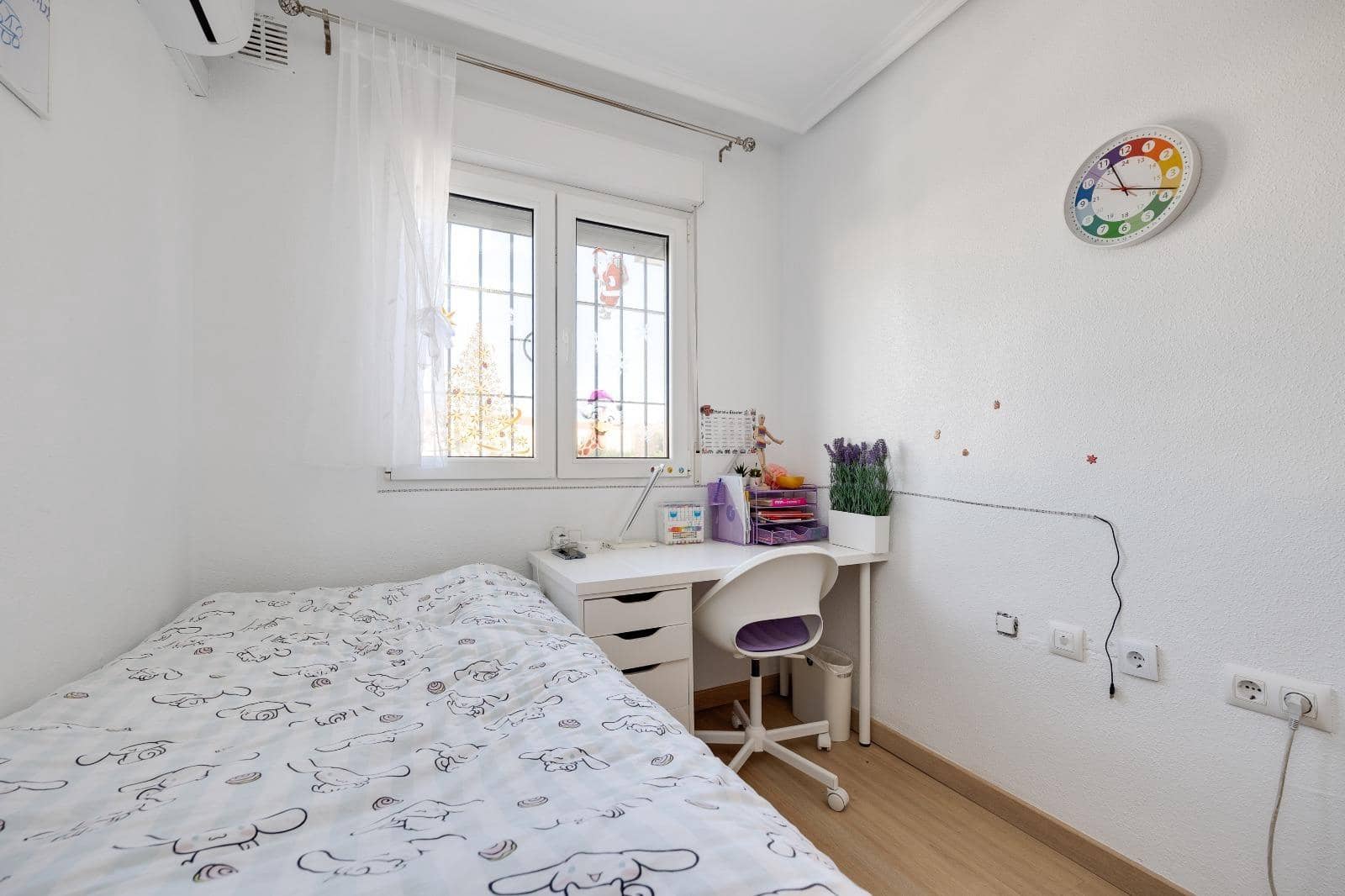 3 soveværelse Byhus til salg i Torrevieja med swimmingpool - € 249.900 (Ref: 9635248)