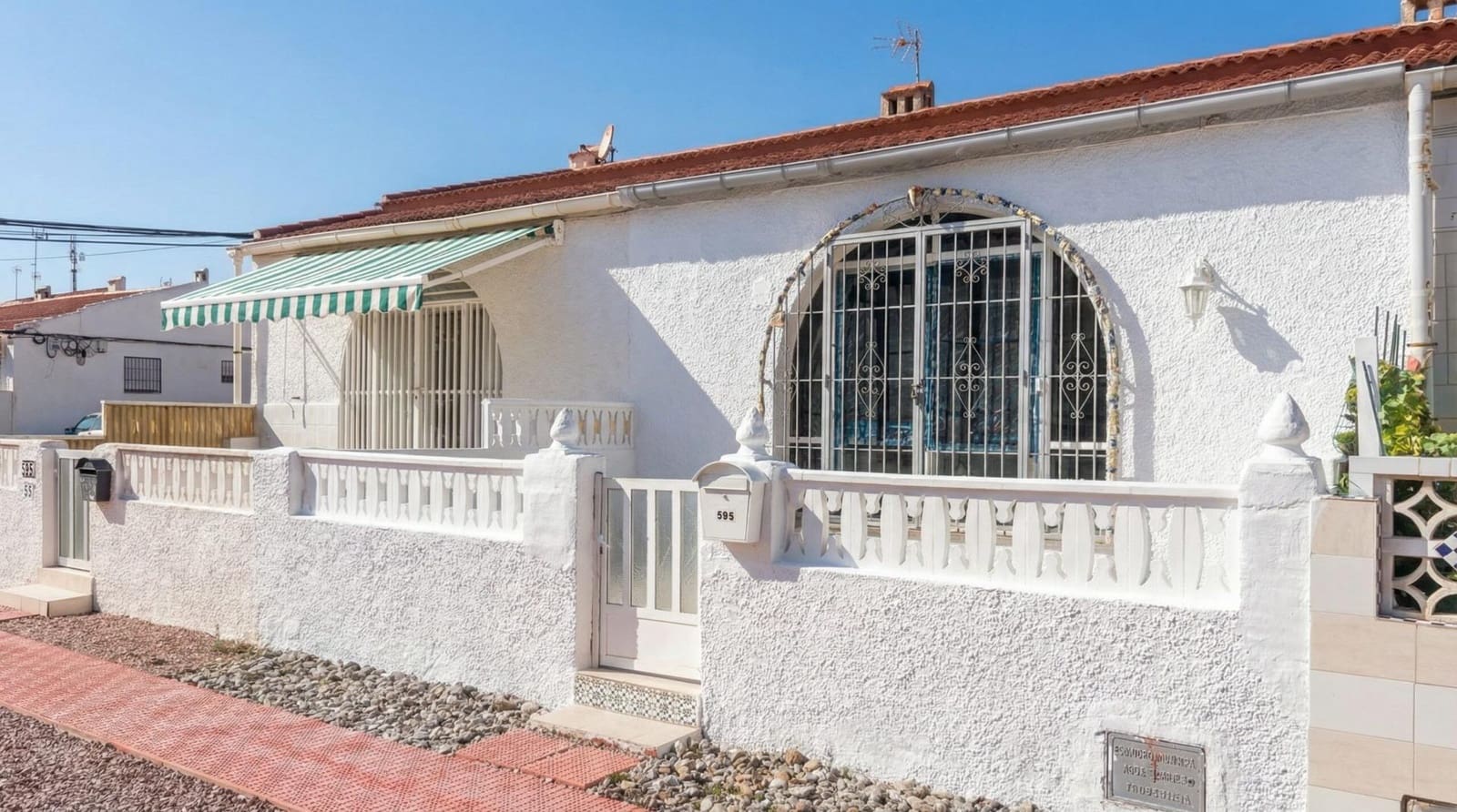 Bungalow de 2 habitaciones en Torrevieja en venta - 138.900 € (Ref: 9635251)